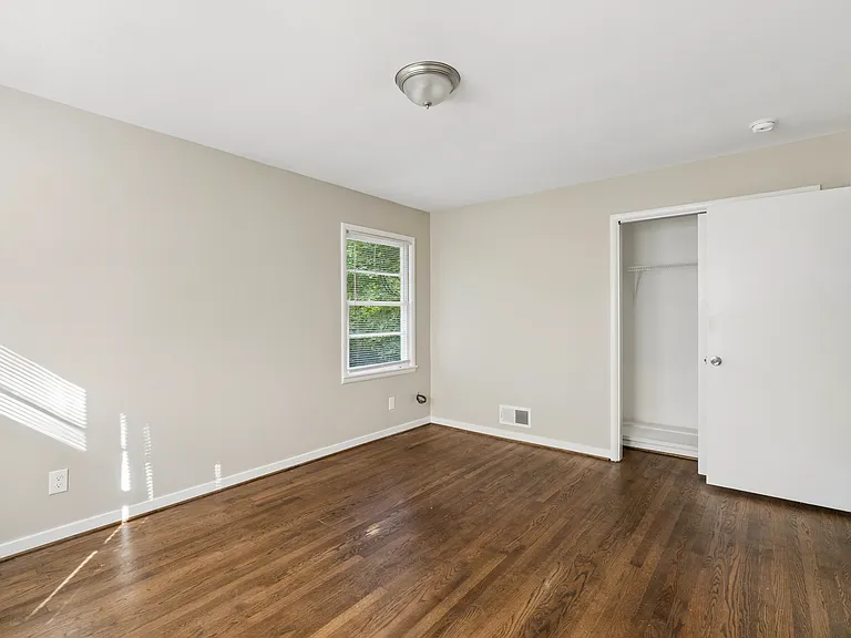 2616 Wood Dr NE — Photo 17