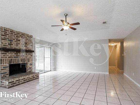 3rd image of 11431 Stoughton Dr
