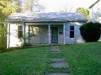 1st image of 1011 Eastman St