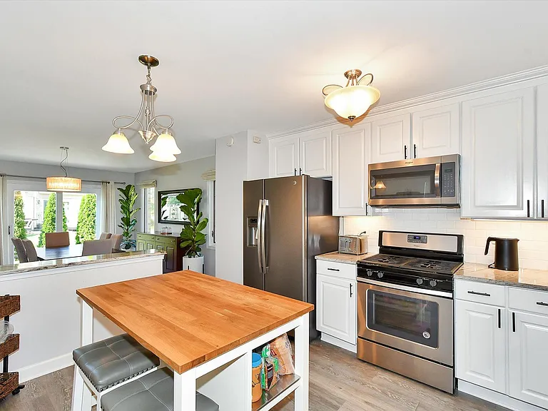 17323 Lakebrook Dr — Photo 9