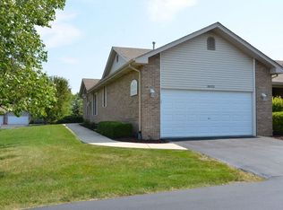 10525 Thornham Ln, Mokena, IL 60448