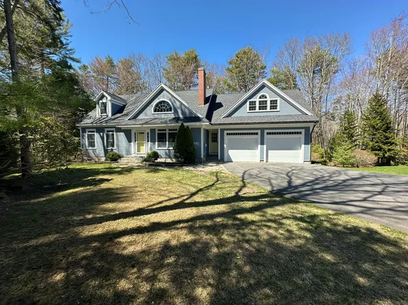 18 Cottagewood Lane, Kennebunk, ME 04043
