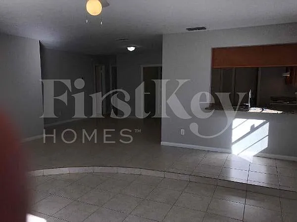 2224 E Hanna Ave — Photo 6