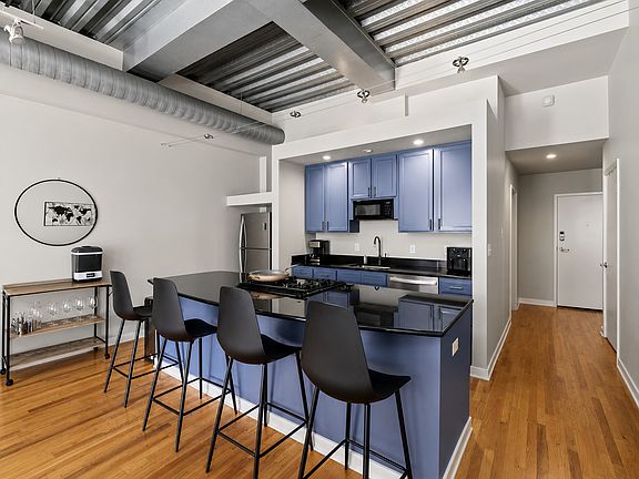 5th image of 1910 S Indiana Ave APT 417