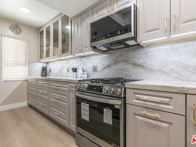 9906 Owensmouth Ave Unit 11, Chatsworth, CA, 91311