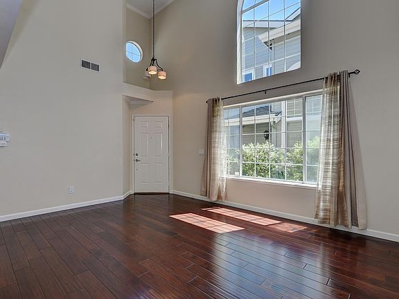 4th image of 2957 Carrington Ct