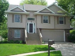 1810 Brown Deer Holw, Coralville, IA 52241