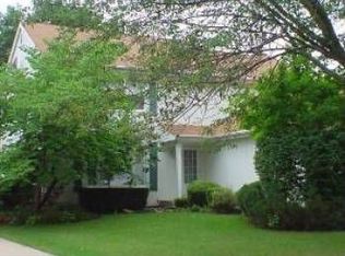 932 Shambliss Ln, Buffalo Grove, IL 60089