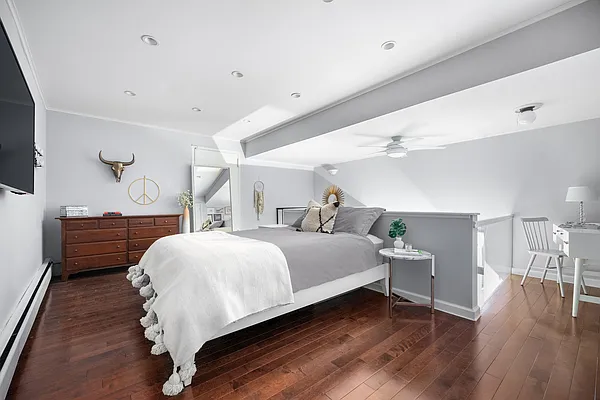 Sold by Compass | media 4