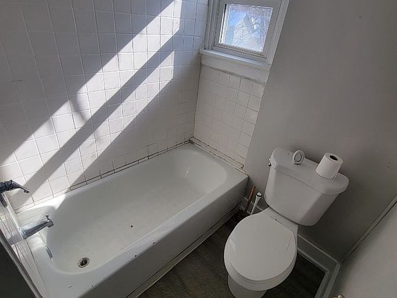 4th image of 457 Sherman St Unit 1