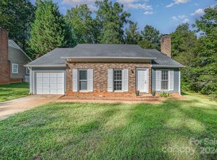 8721 Mission Hills Rd, Charlotte, NC 28227