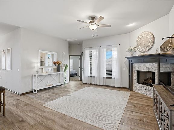 3rd image of 3920 Alnwick Ln