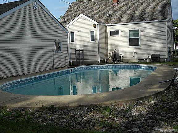 3rd image of 126 Burdette Dr