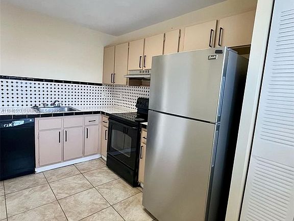 3rd image of 20800 NE 8th Ct #20117