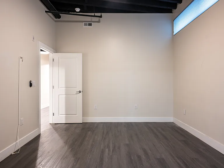 Autograph Apartments — Photo 6