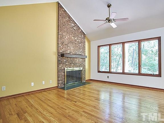 4th image of 104 Mullin Ct