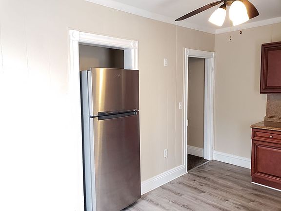 3rd image of 2336-2338 Butler St #2