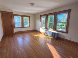 60 Harvard St #2, Winchester, MA 01890