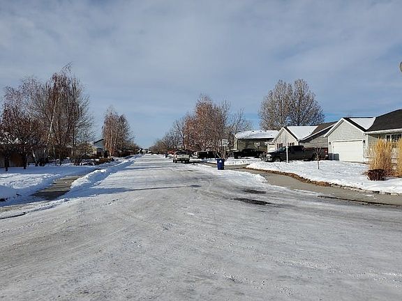 5th image of 222 W Shore Dr
