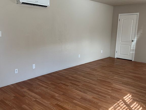 5th image of 132 W Liana Dr