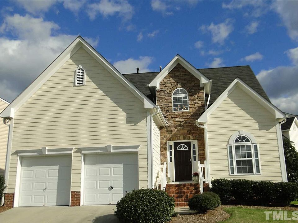 1st image of 11 Gwendolyn Cir