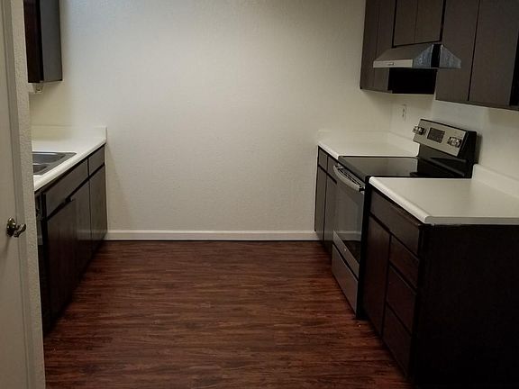 2nd image of 5633 Blackoak Ct