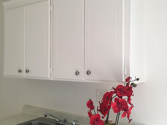 4th image of 18555 Burbank Blvd APT 17