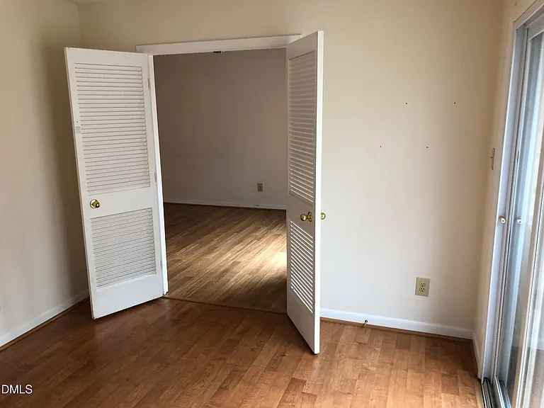 4100 Five Oaks Dr #28 — Photo 8