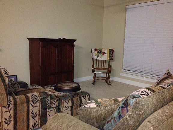 3rd image of 121 Bentwater Dr