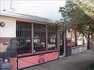 2nd image of 3024 Commerce St Unit 3024