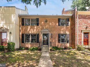 8326 Garfield Ct, Springfield, VA 22152