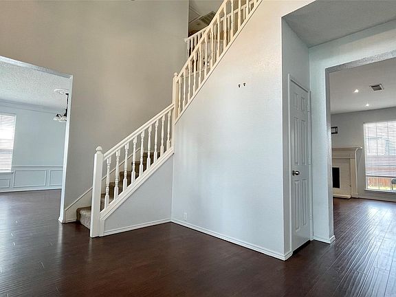 3rd image of 10212 Napa Valley Dr