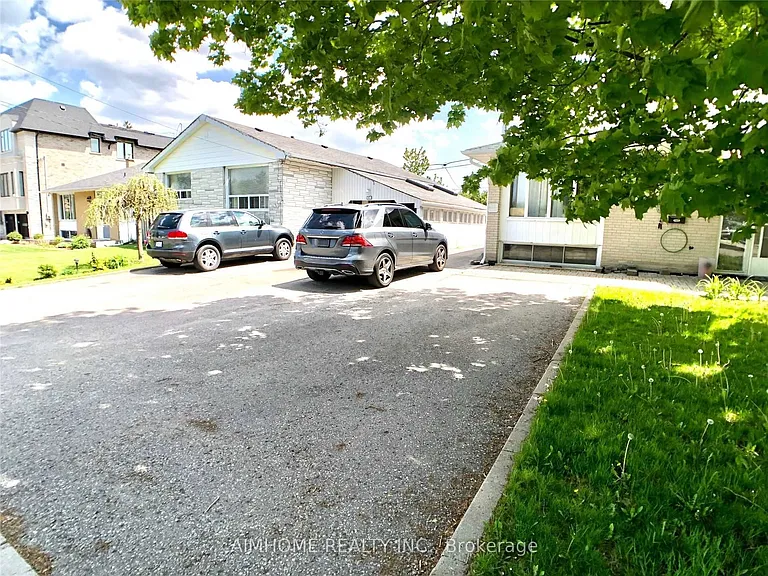 432 Fernleigh Cir — Photo 3