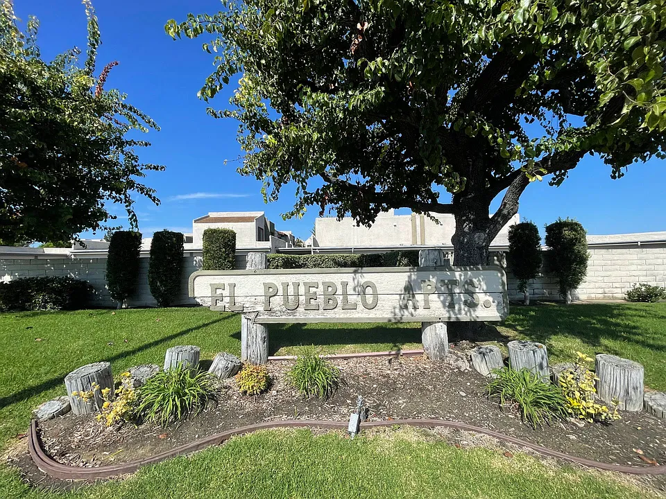 401 Beach Blvd - El Pueblo Apartments