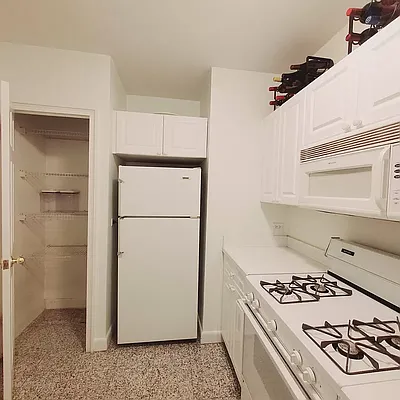 Rented by New York Residence | media 32