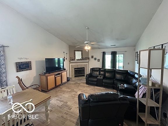 4th image of 7733 Sergi Canyon Dr