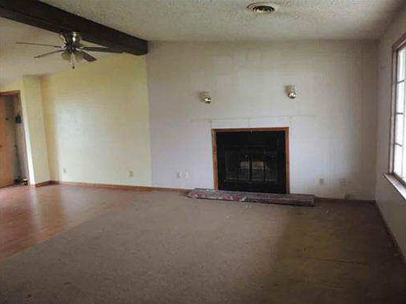 4th image of 210 N Lincoln Ave