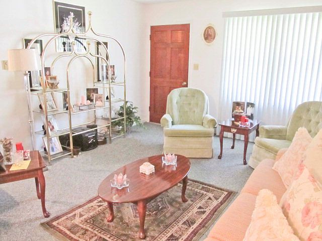 LIVINGROOM