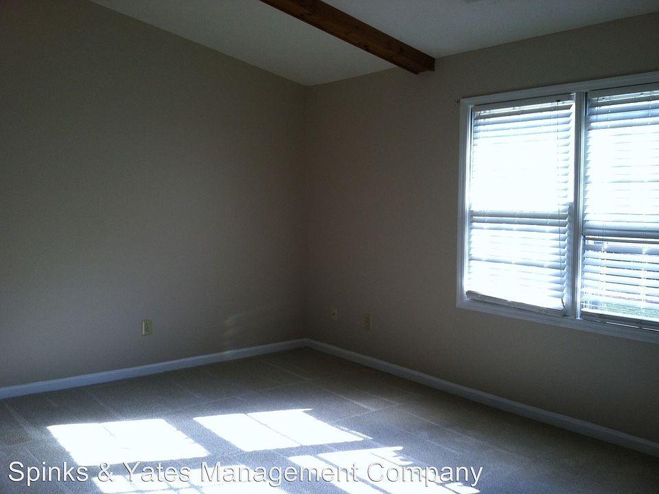2nd image of 105 Wynnwood Dr APT A
