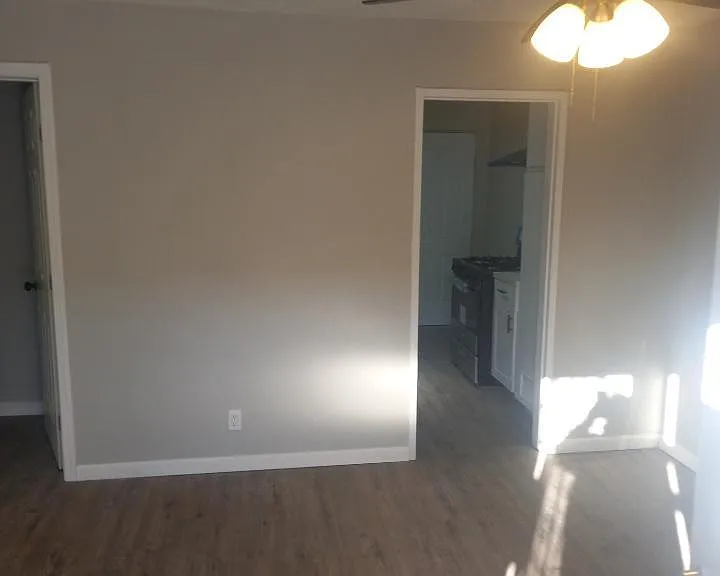1342 Oak St #2 — Photo 7