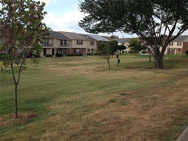 2nd image of 9 E Townhouse Ln #26
