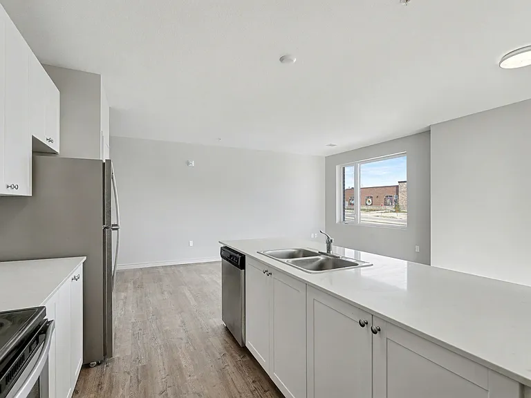 660 Garibaldi Ave — Photo 35