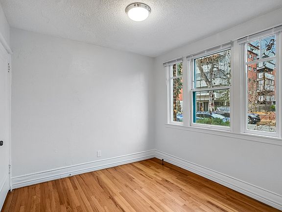 5th image of 940-950 N Clarkson St #15