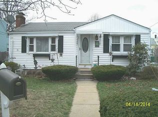37 Magnolia St, Cranston, RI 02910