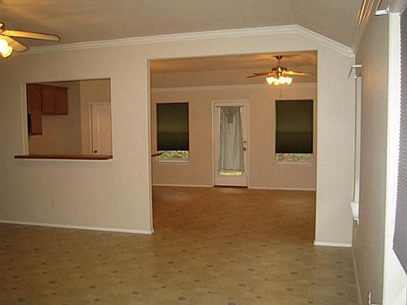 4th image of 928 Hidden Oaks Dr
