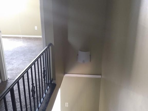 5th image of 2703 Penwood Pl