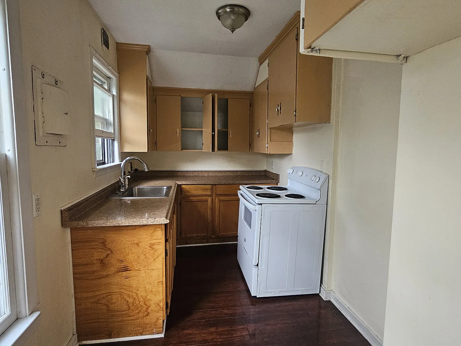 2 bed, 1000 sqft, $1,250 — Photo 2