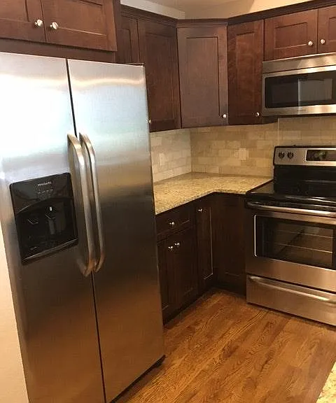 4205 W 6th St — Photo 3