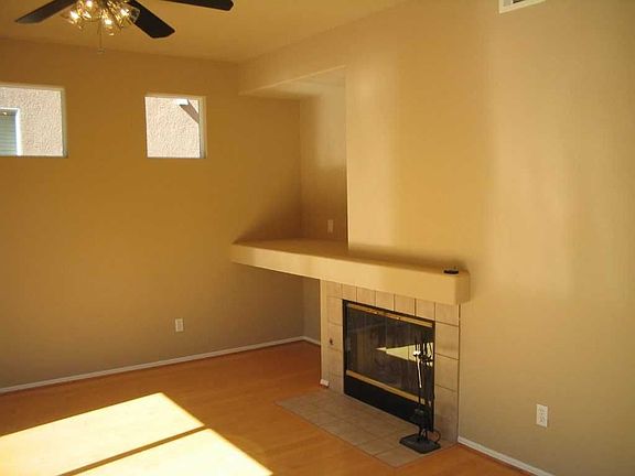 4th image of 360 W Shoshone St