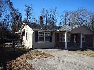 15 Oak Dr, Greenville, SC 29611